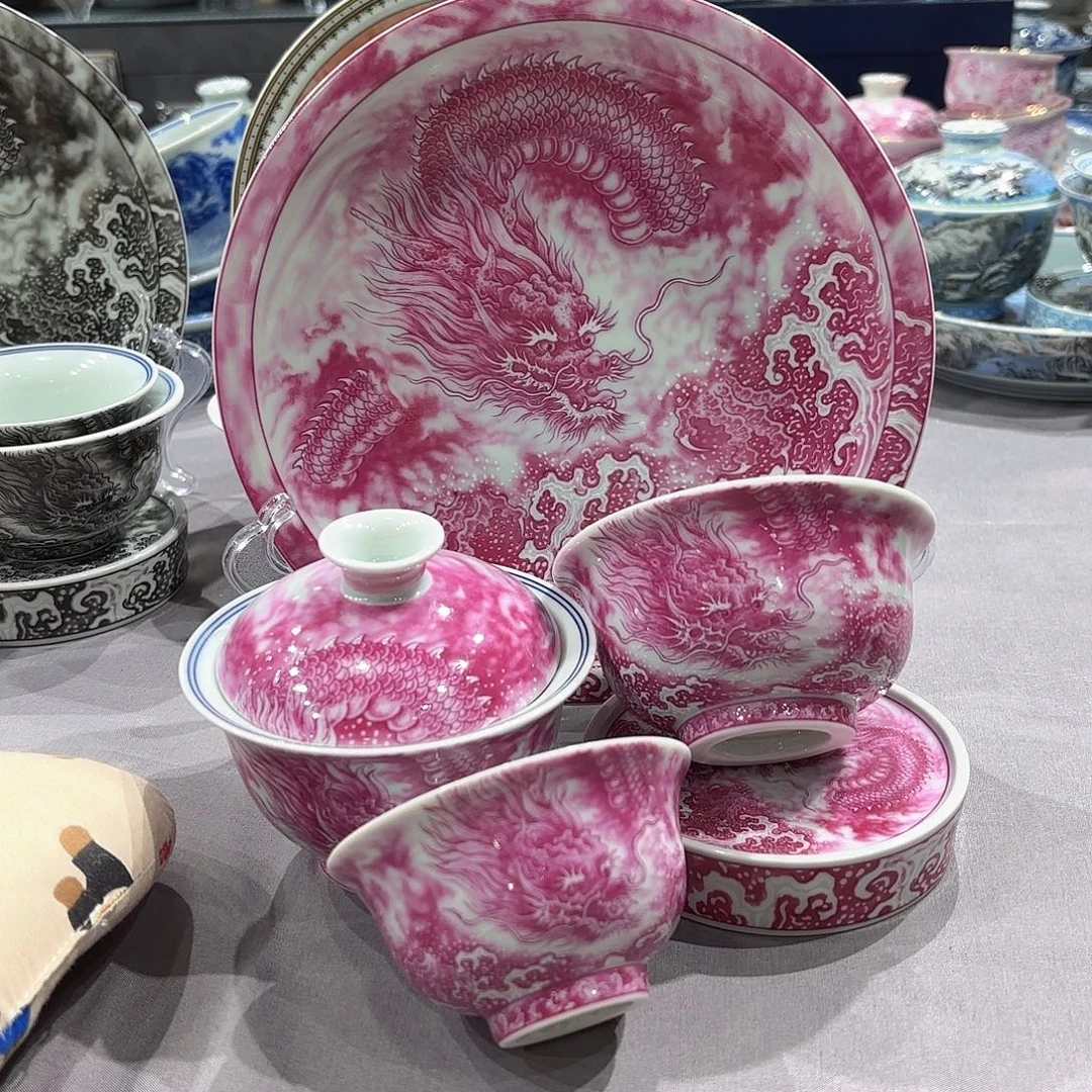 瓷片景德镇瓷器精品陈列