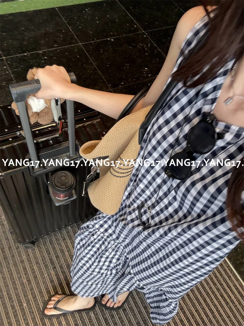 反季福利 后背不对称设计文艺女藏青白格裙+莱赛尔黑色长款针织