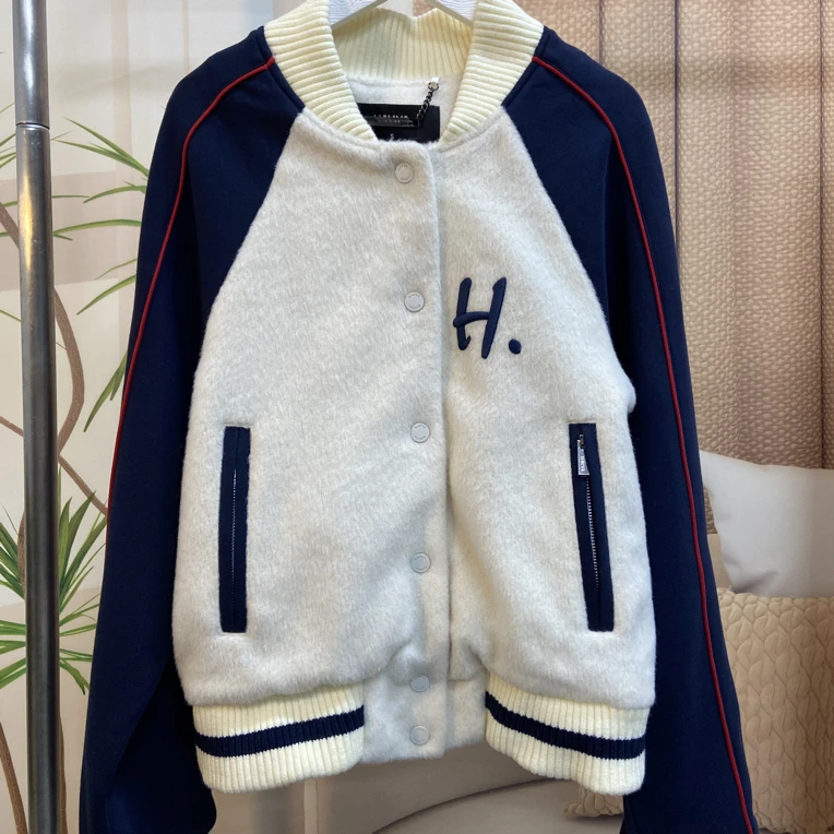 68710/ha～冬季意大利原版轻奢设计感撞色搭配棒球服绵羊毛外套