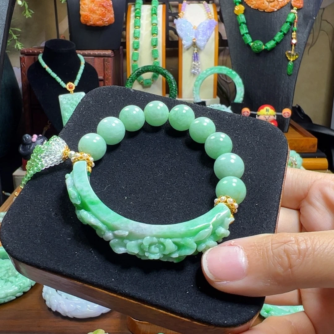 翡翠未镶嵌毛衣链半镯设计