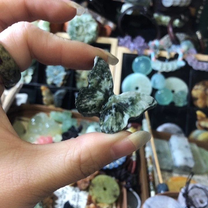 岫玉未镶嵌岫岩挂件