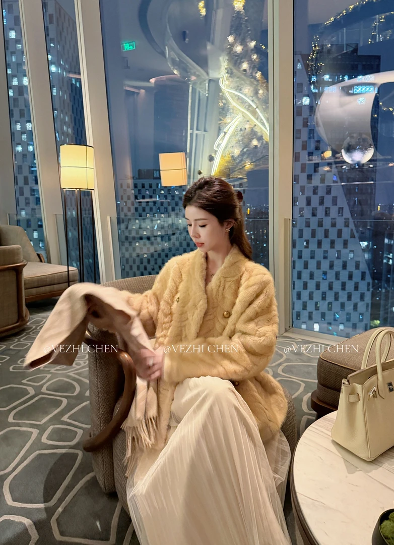 Vezhi |  约会 私服定制高级感气质轻奢显瘦外套VZDZ8153