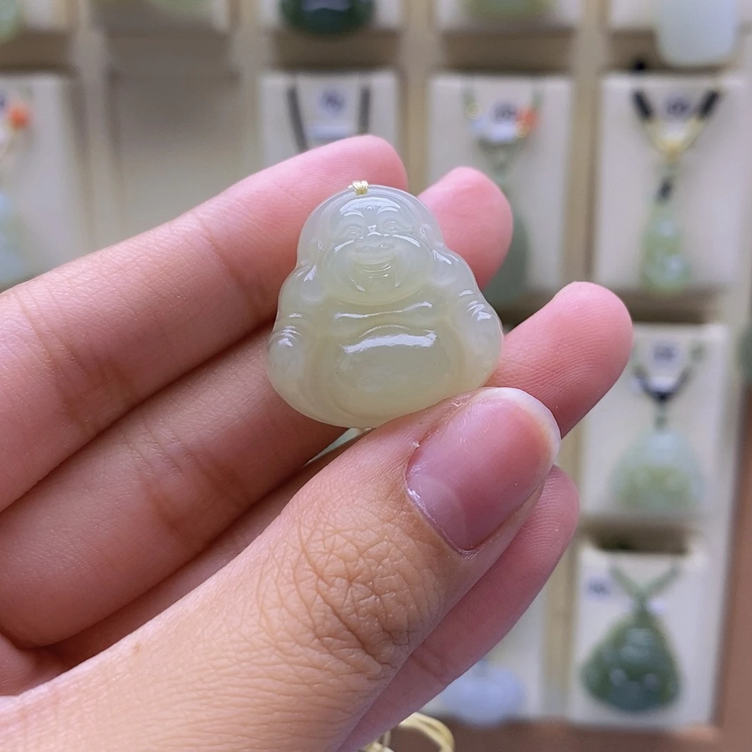 小****和田玉未镶嵌颈饰