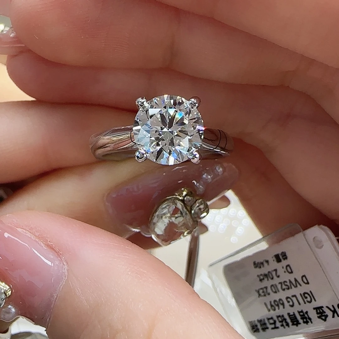 实验室培育钻石18K金镶嵌高*梅2卡顶参四爪 14