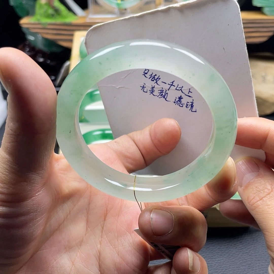 石英质玉（非洲翠）未镶嵌手镯