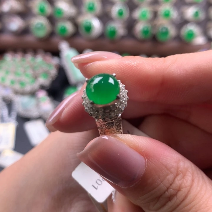 未镶嵌定制翡翠阳绿