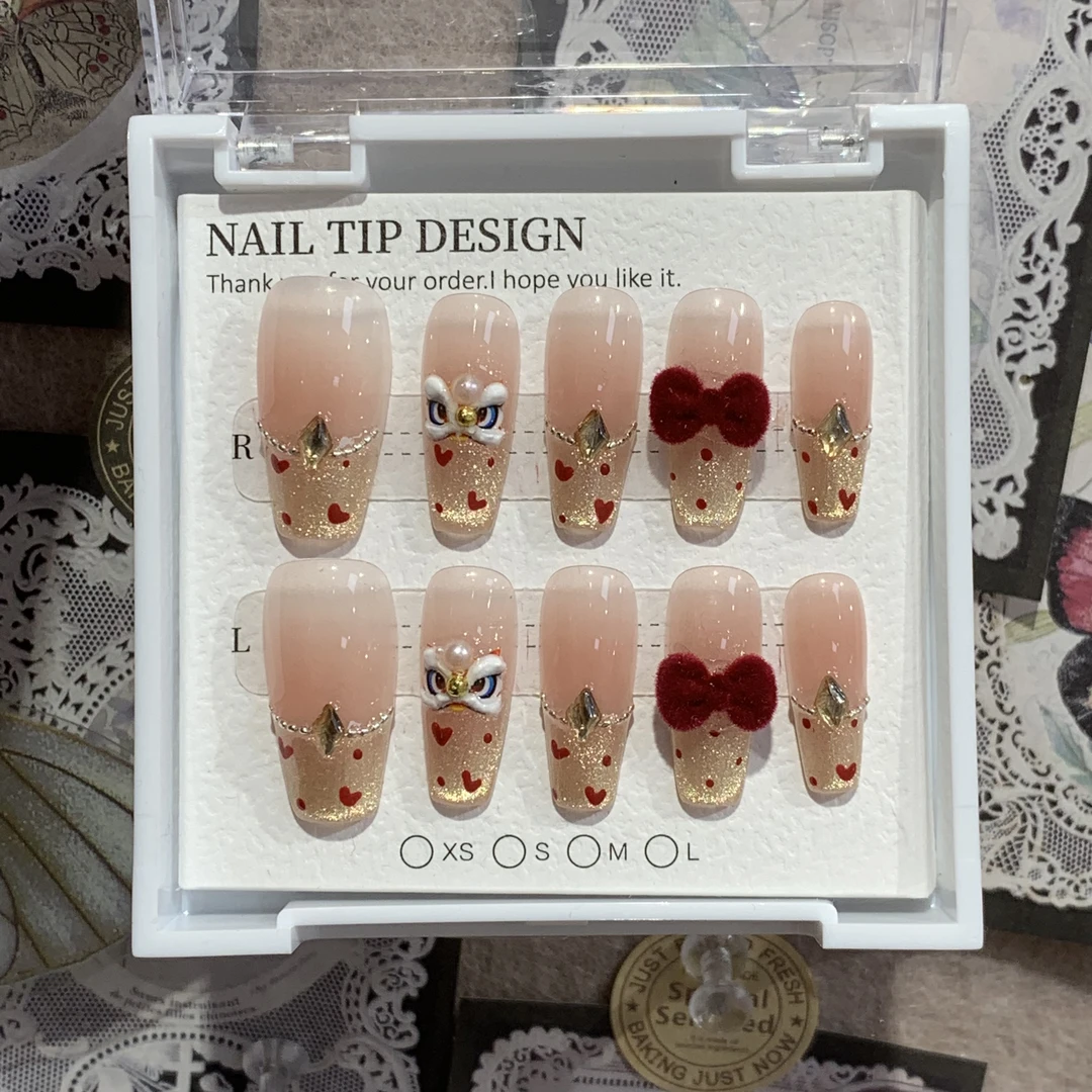 爱心法式醒狮纯手工穿戴甲