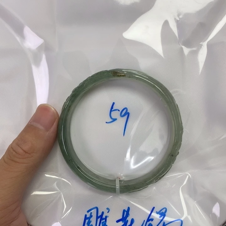 翡翠手镯未镶嵌天然缅甸翡翠手镯