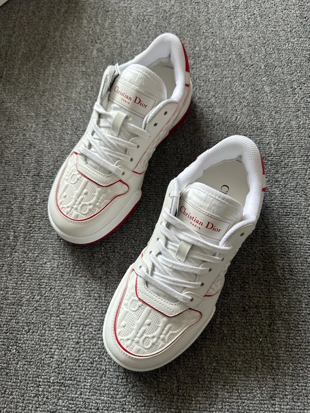 未使用 DIOR/迪奥 浮雕满印女士低帮板鞋