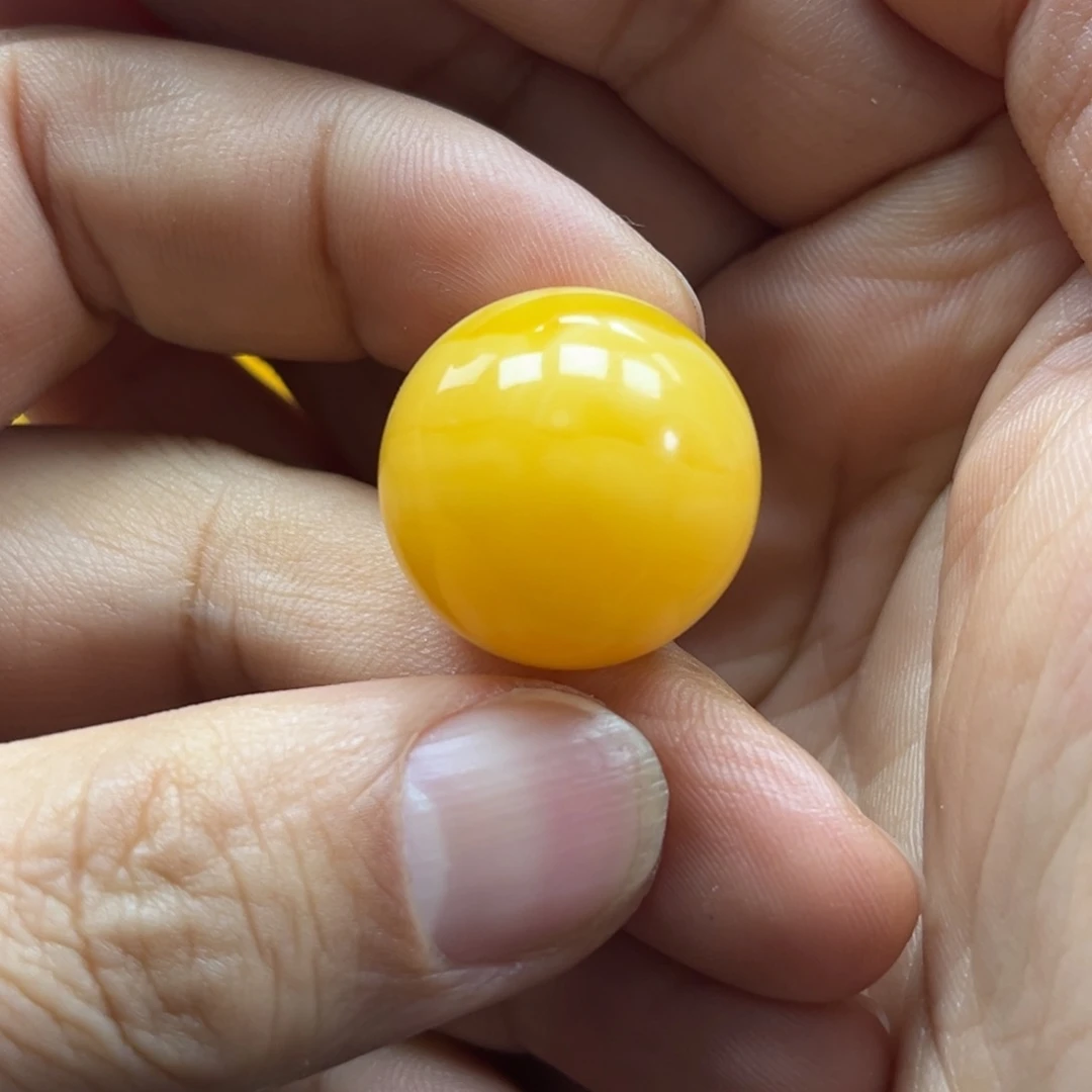 蜜蜡未镶嵌珠宝奇石