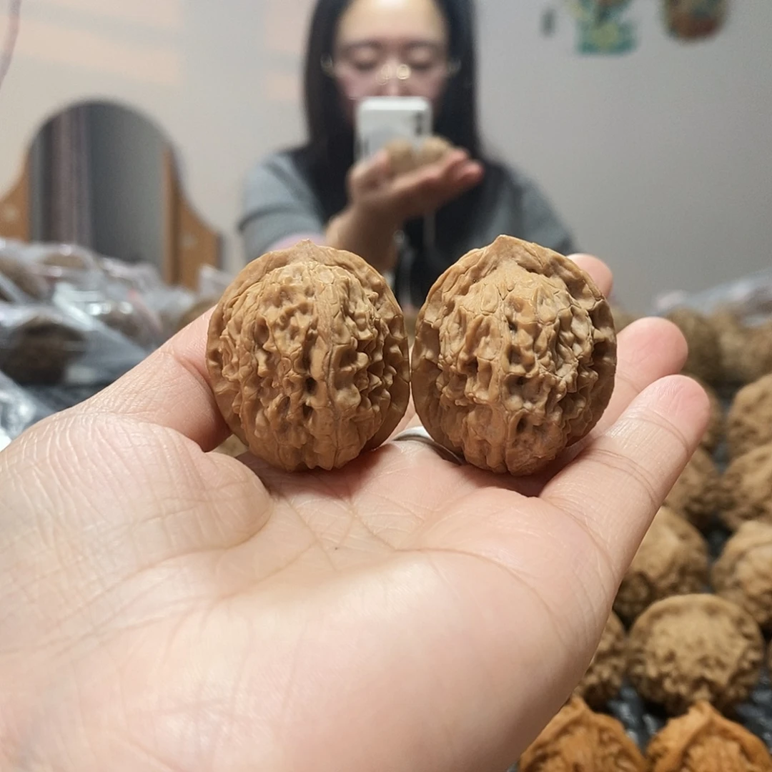 吊坠桃核蛟龙32黄