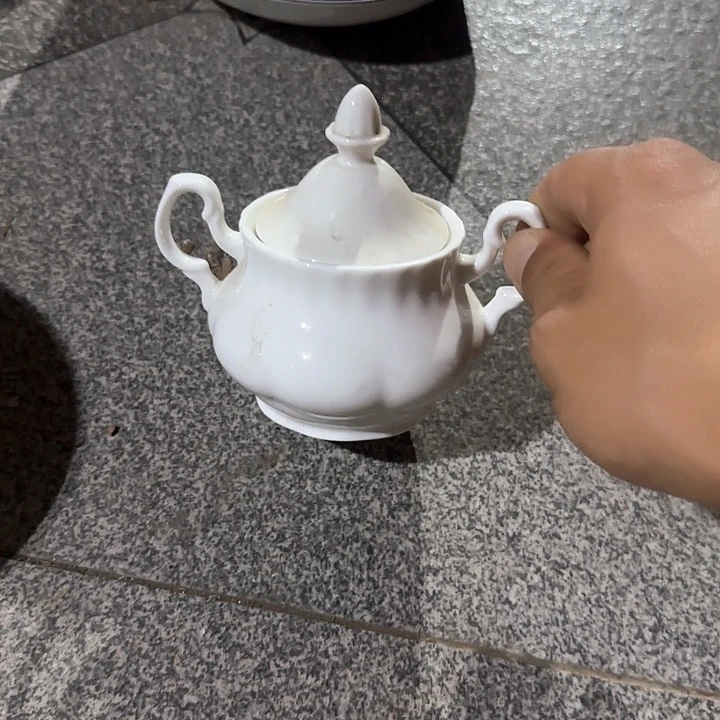 瓷片陶瓷盘子碗啥都有