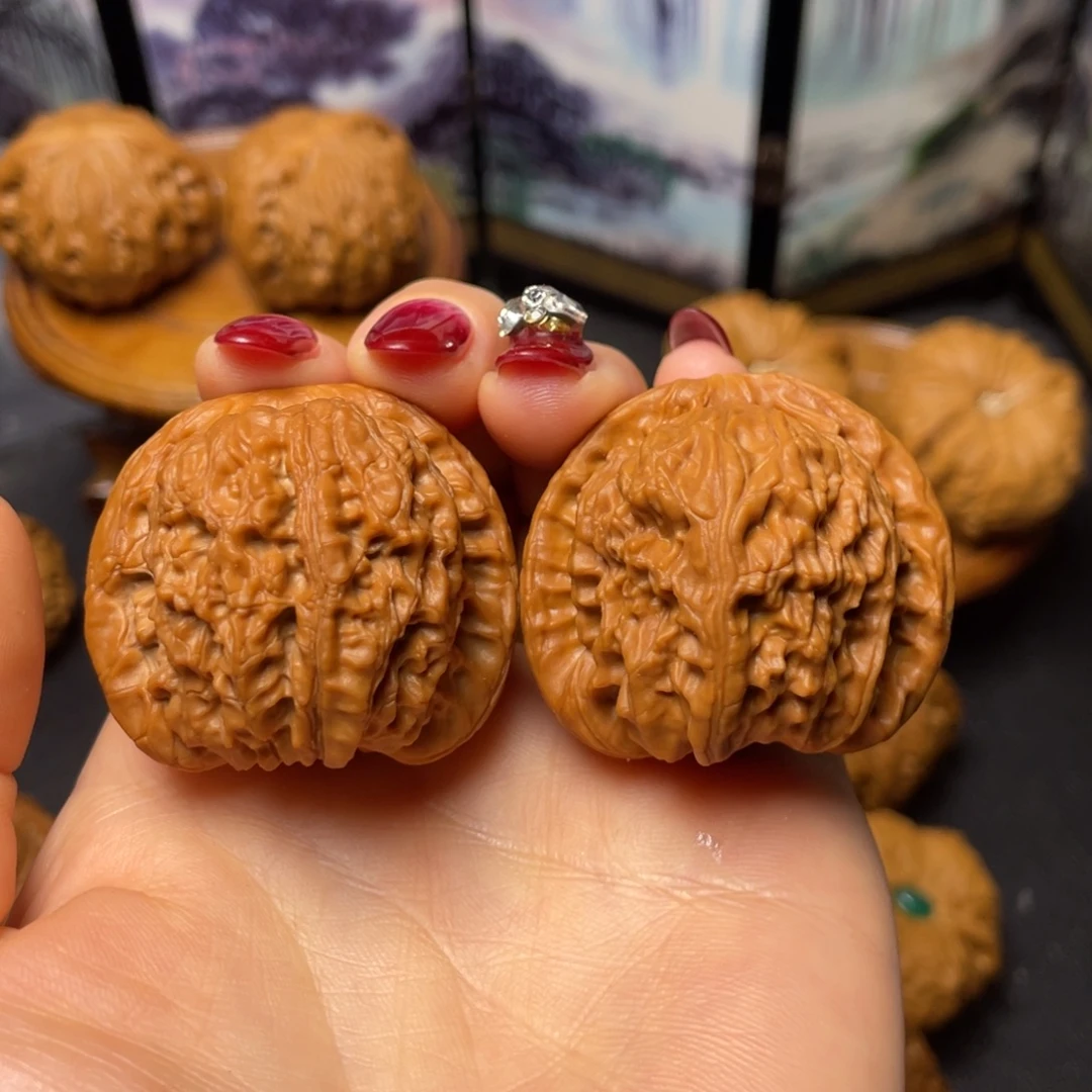 文玩核桃把件38血麒麟