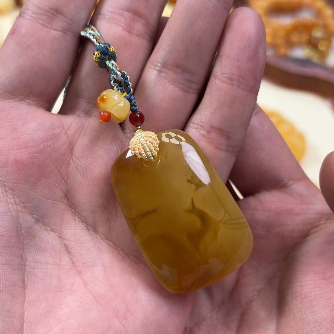 蜜蜡裸石未镶嵌牌子