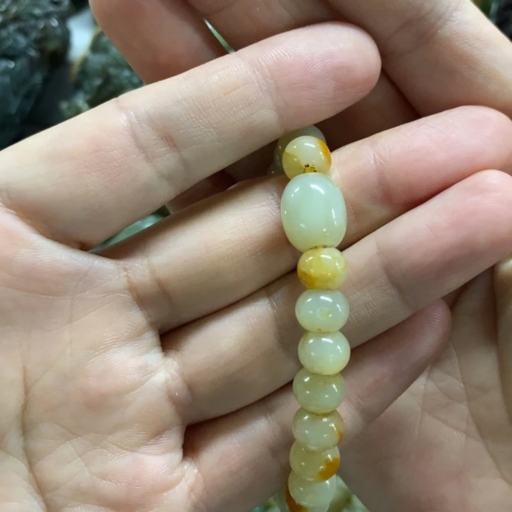 未镶嵌手链岫岩河磨玉（透闪石质玉）阿*