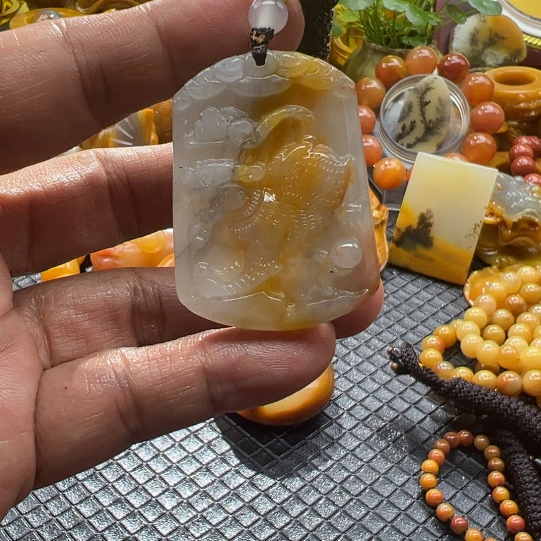 石英质玉未镶嵌颈饰