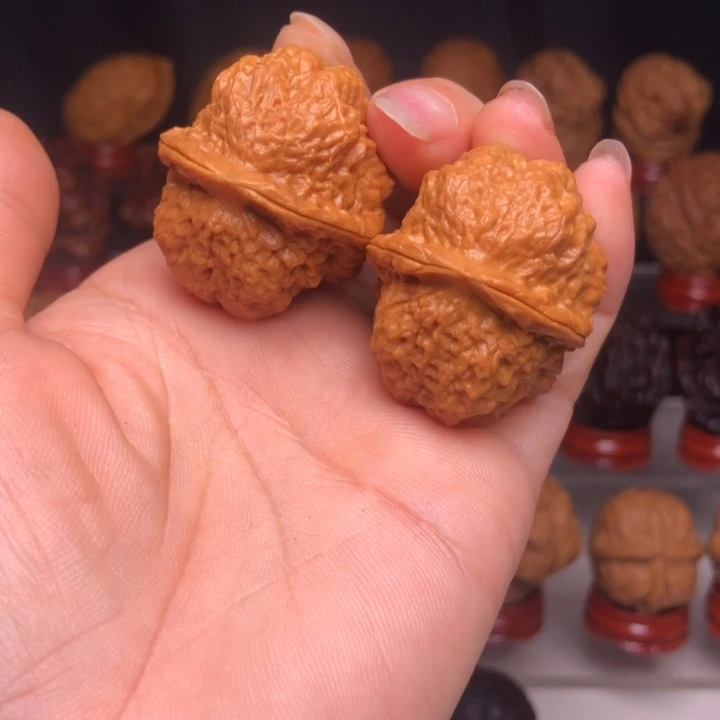 ˋ***.吊坠桃核770小帝王蟾