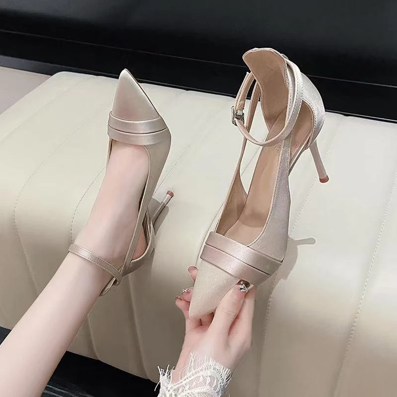 双花鱼绸缎一字带细跟高跟鞋夏季中空凉鞋女法式小众高贵凉鞋