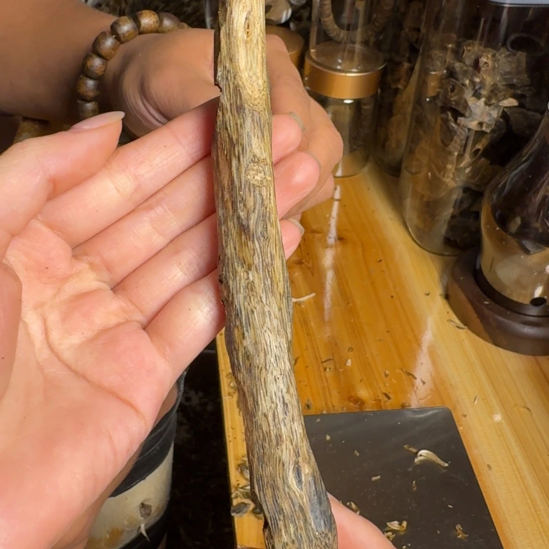 沉香奇楠沉香原料虫漏香12.7克