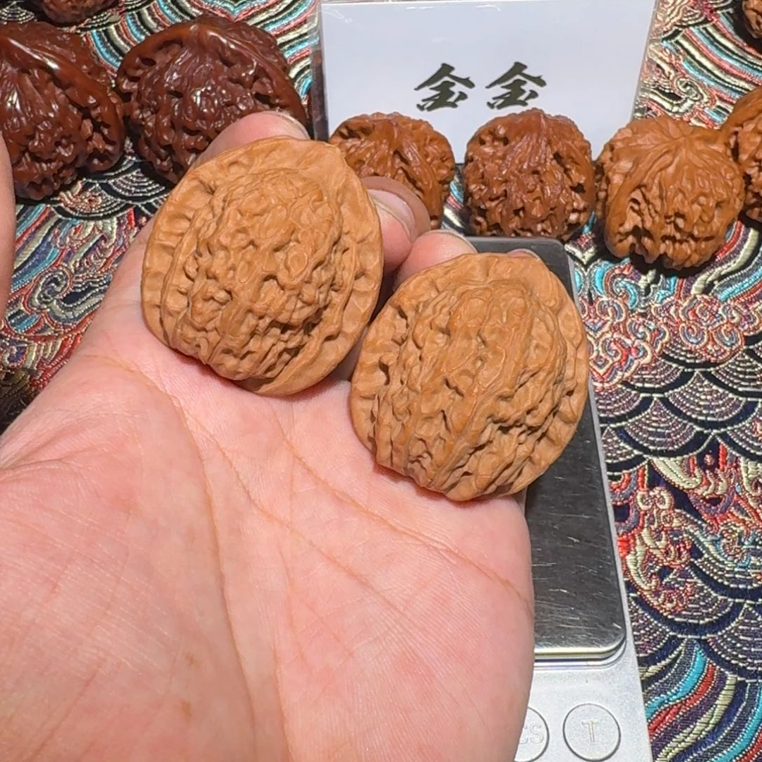 把件核桃093玉观音，尺寸37