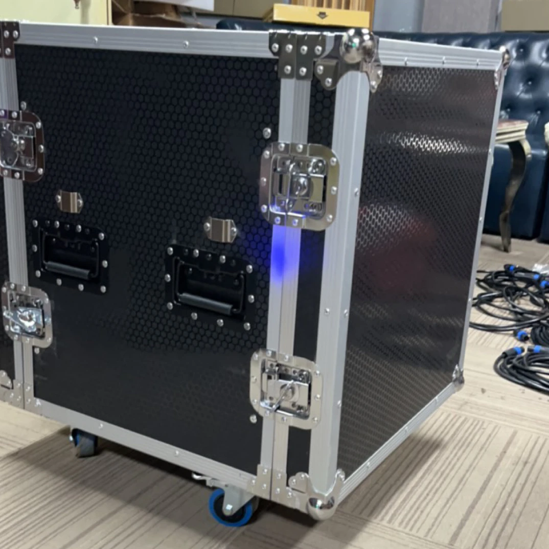 未拆封  未拆封  12U防震机柜  不包邮