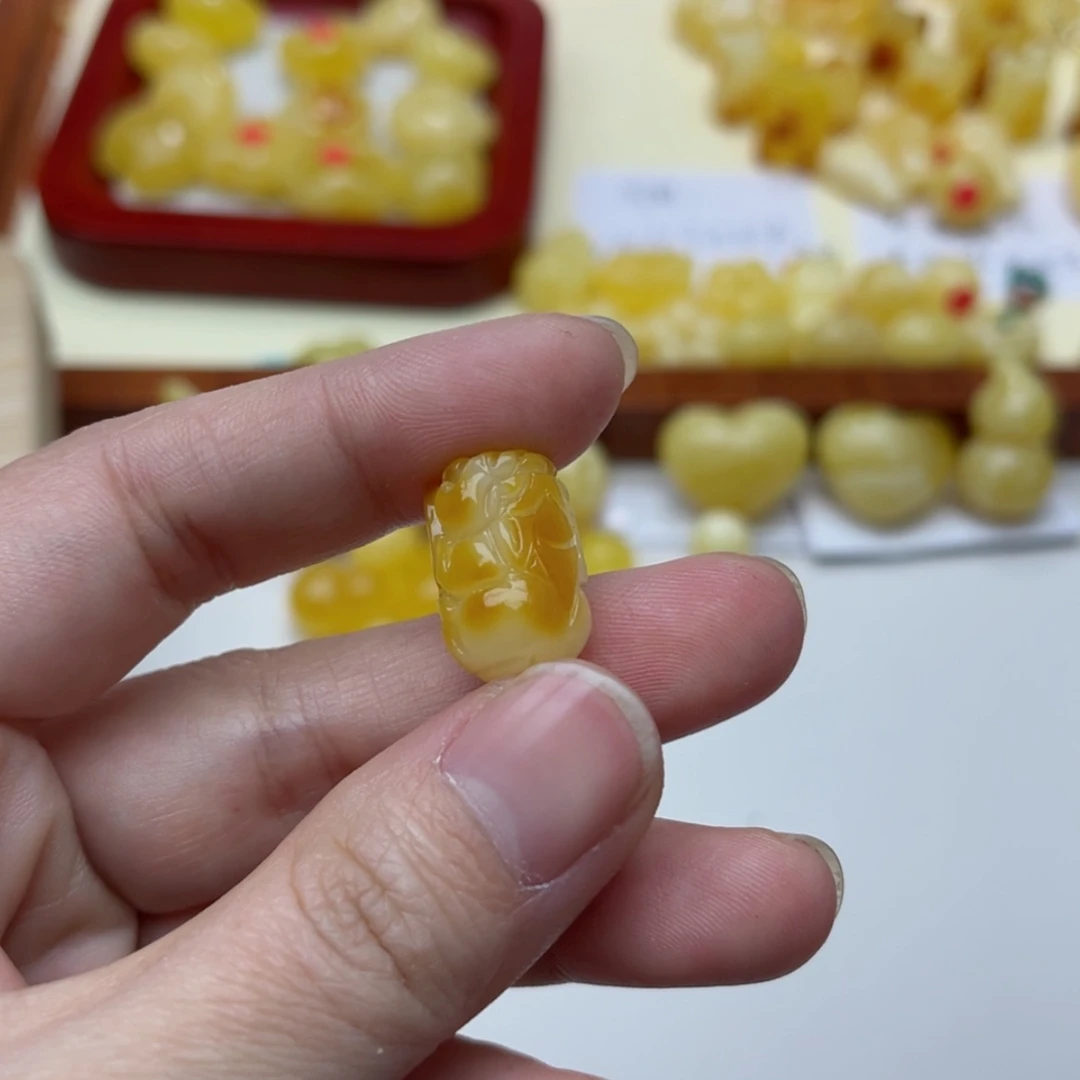 【闪购商品】蜜蜡裸石未镶嵌配饰