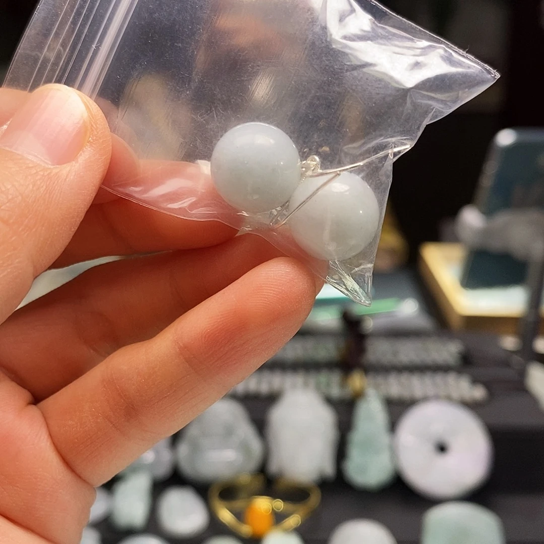 翡翠未镶嵌颈饰耳坠