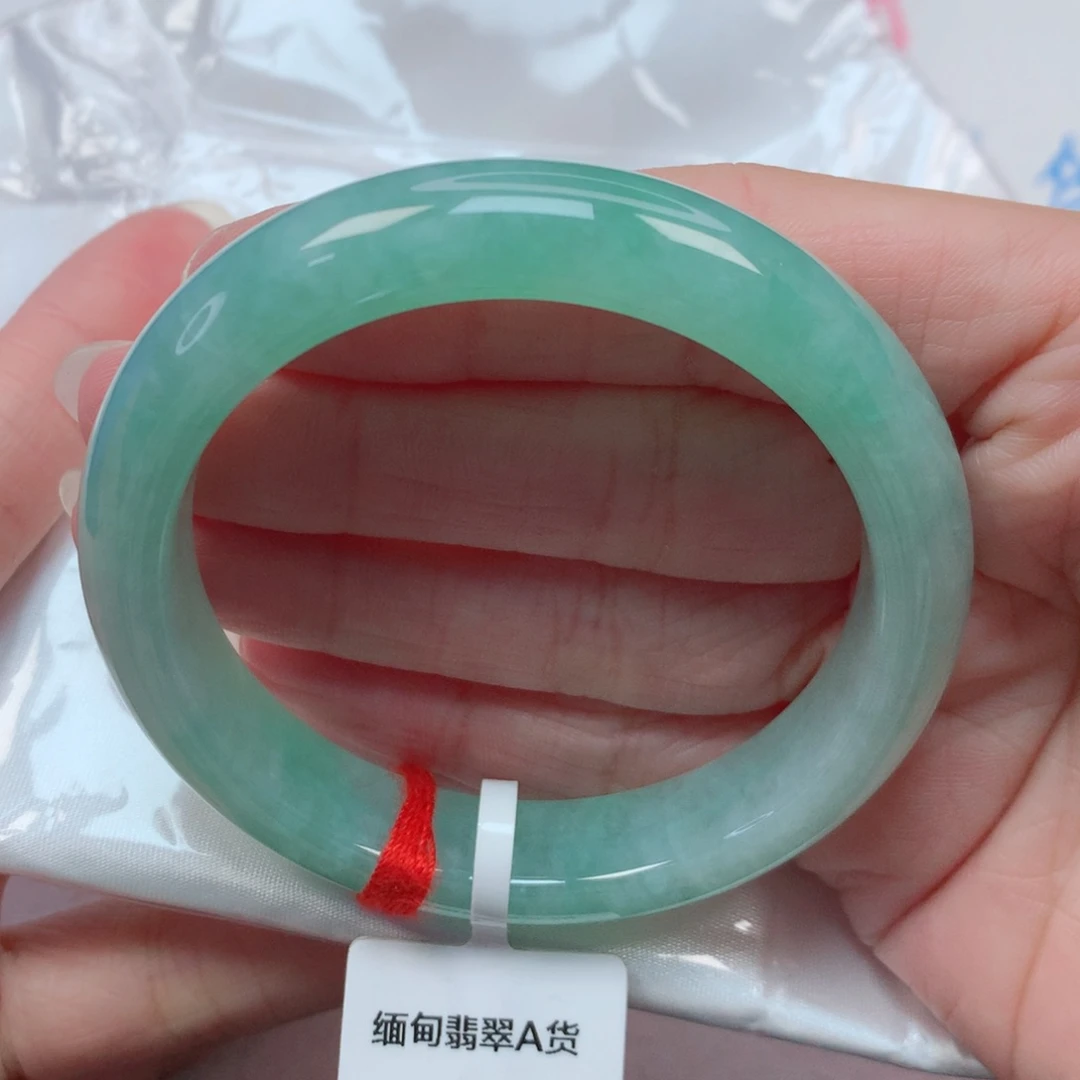 翡翠手镯未镶嵌53圈