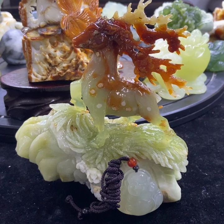 向***生石材岫岩玉一路长虹摆件