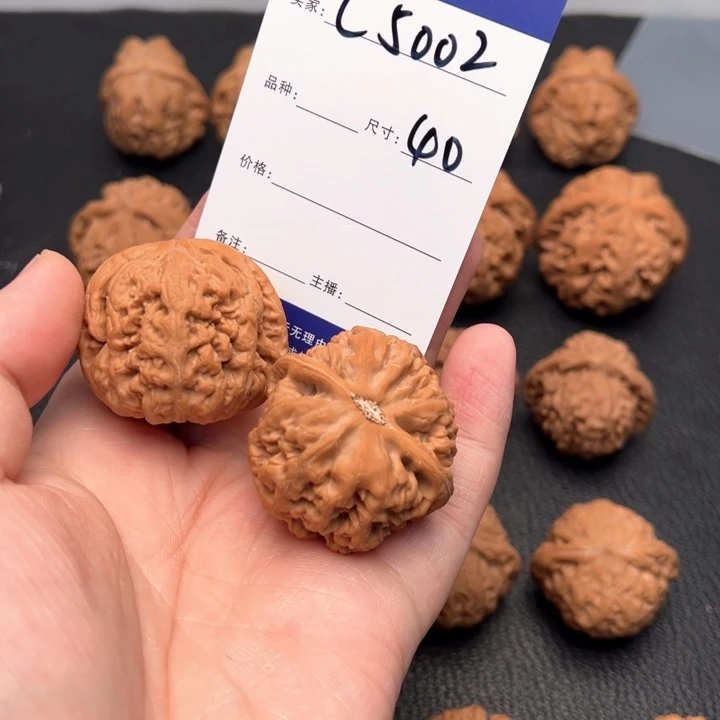 文玩核桃把件聊****了微修粗筋