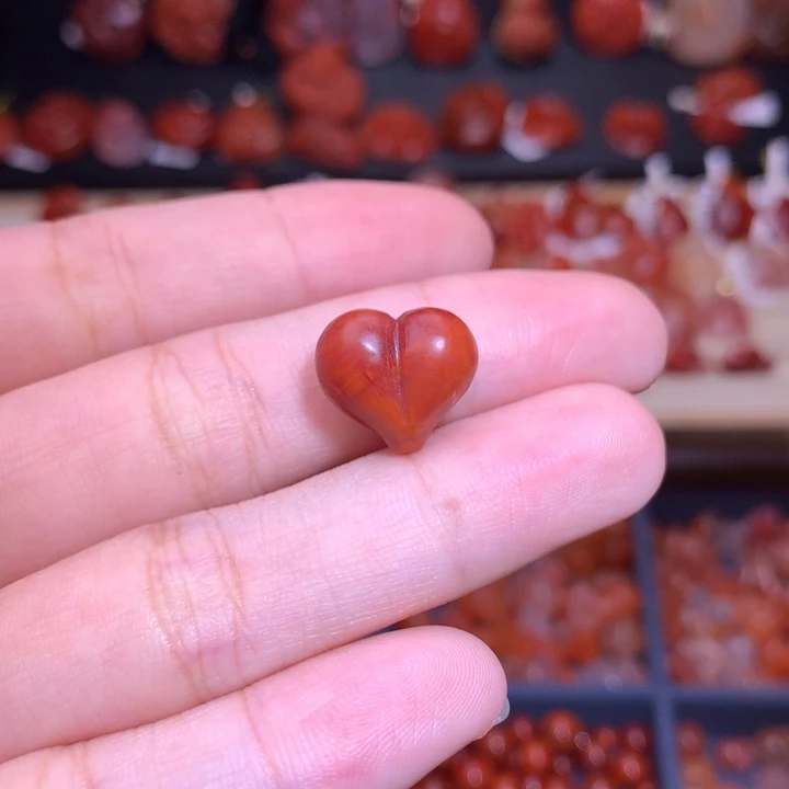南红玛瑙未镶嵌珠宝半成品屁桃