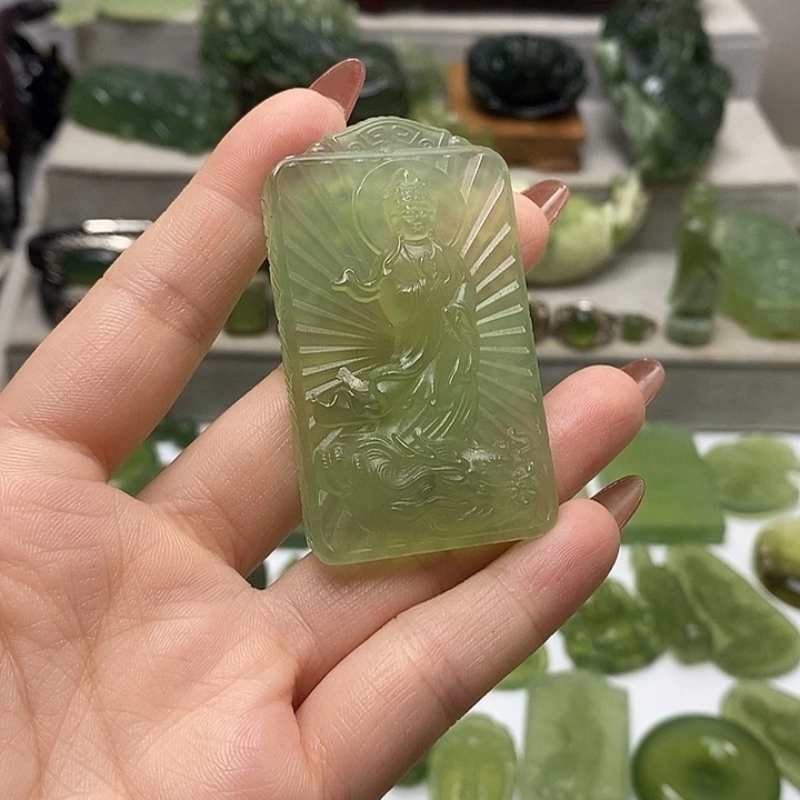 未镶嵌蛇纹石玉挂件