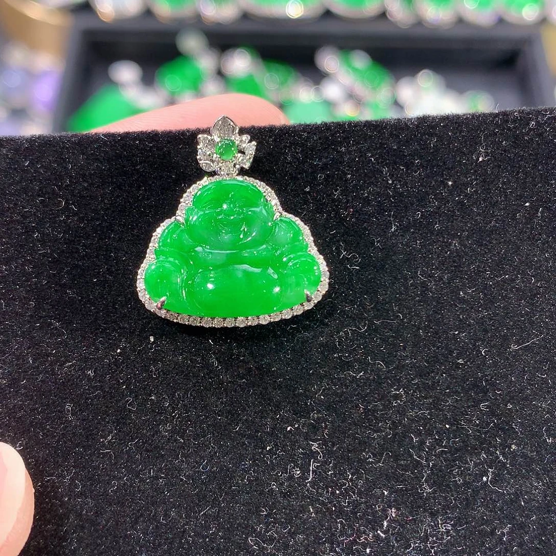 翡翠18K金镶嵌颈饰