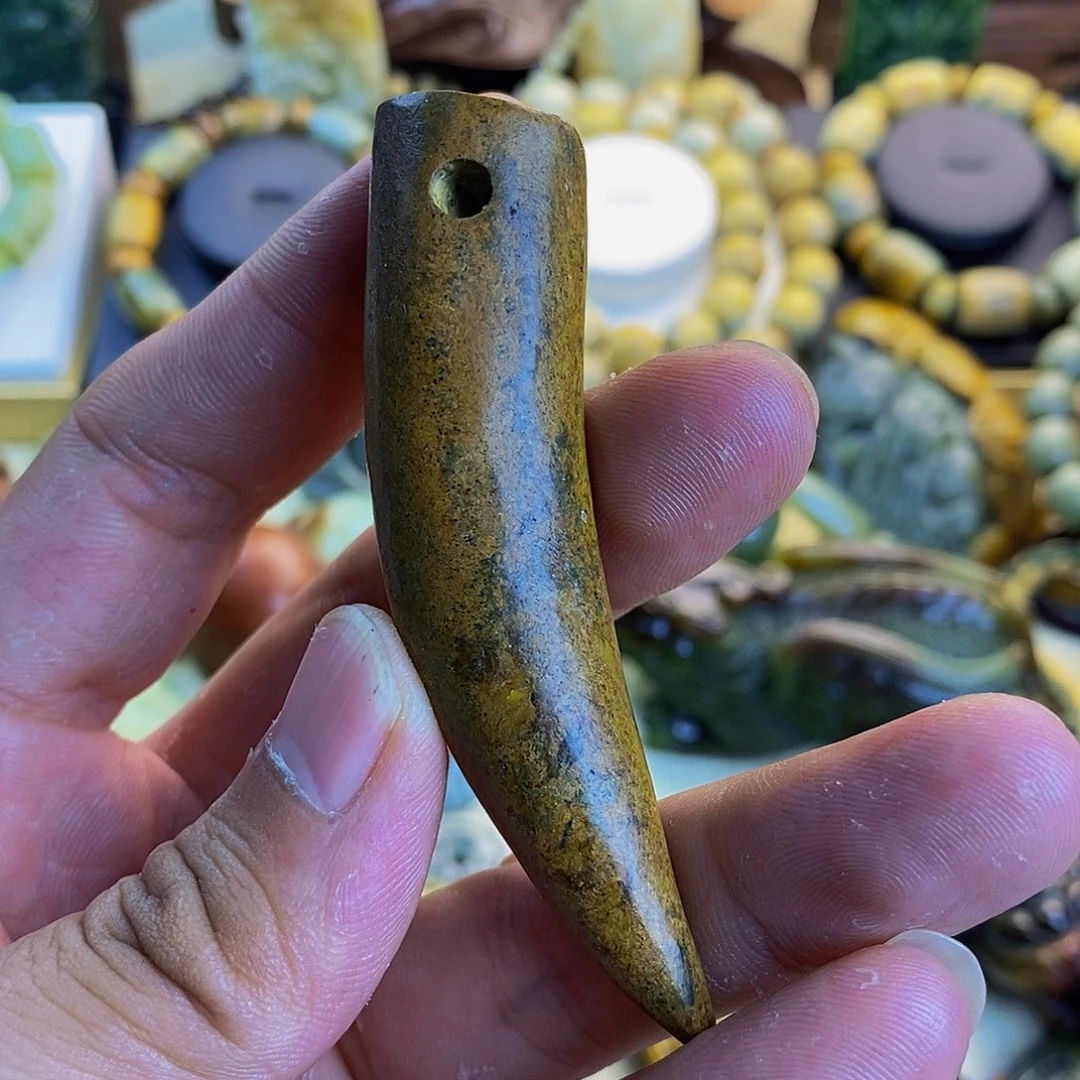 岫岩河磨玉（透闪石质玉）吊坠未镶嵌