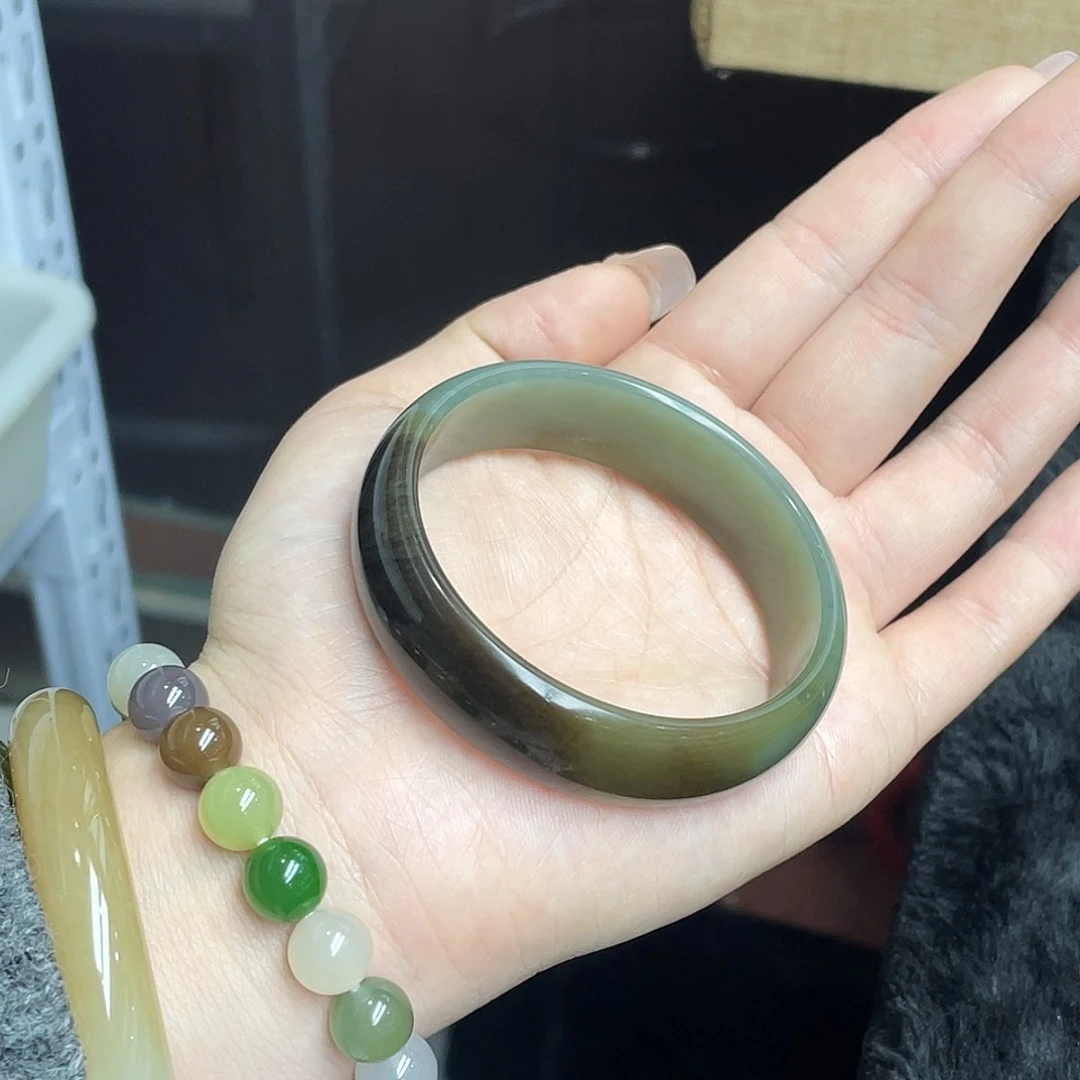 未镶嵌手镯和田玉（糖玉）