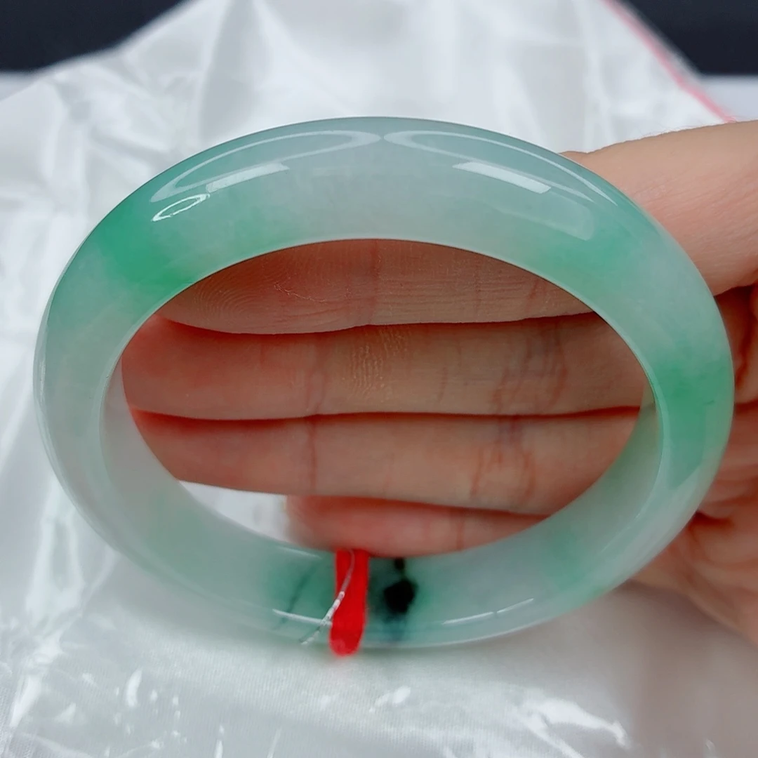 翡翠未镶嵌手镯56正圈，秀气胶润甜阳绿，强推，030