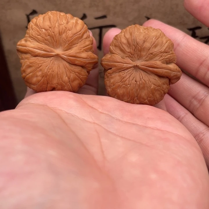 夏***夜文玩核桃把件41元宝