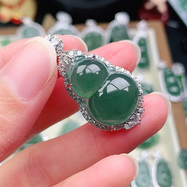 颈饰银S925镶嵌翡翠晏*吊坠