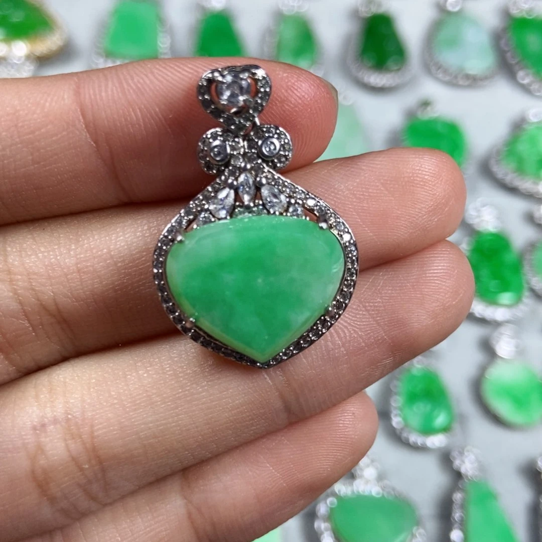 颈饰未镶嵌翡翠爱心