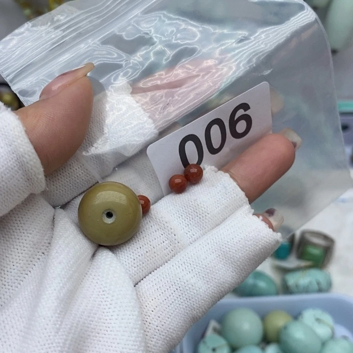 南红玛瑙未镶嵌珠宝奇石