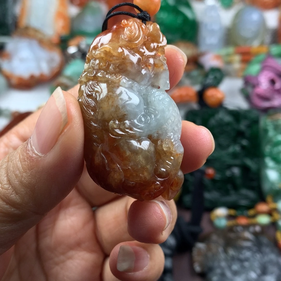 翡翠未镶嵌颈饰挂件