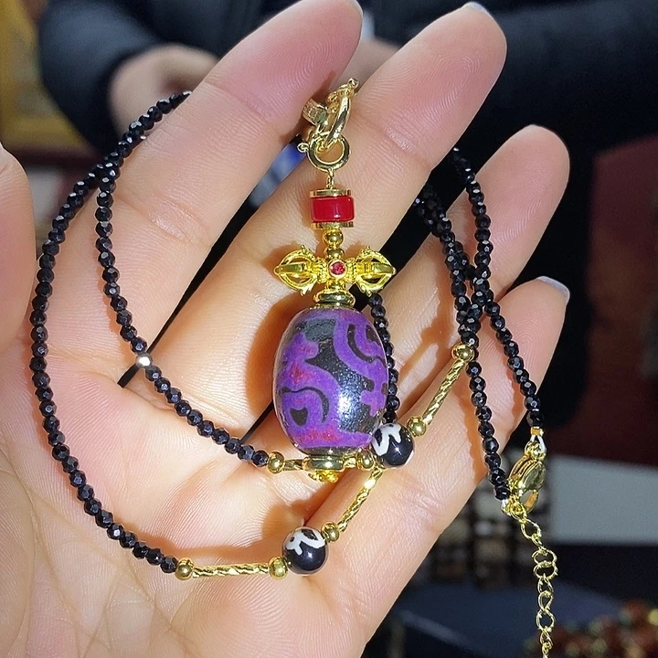 玛瑙/玉髓合金颈饰