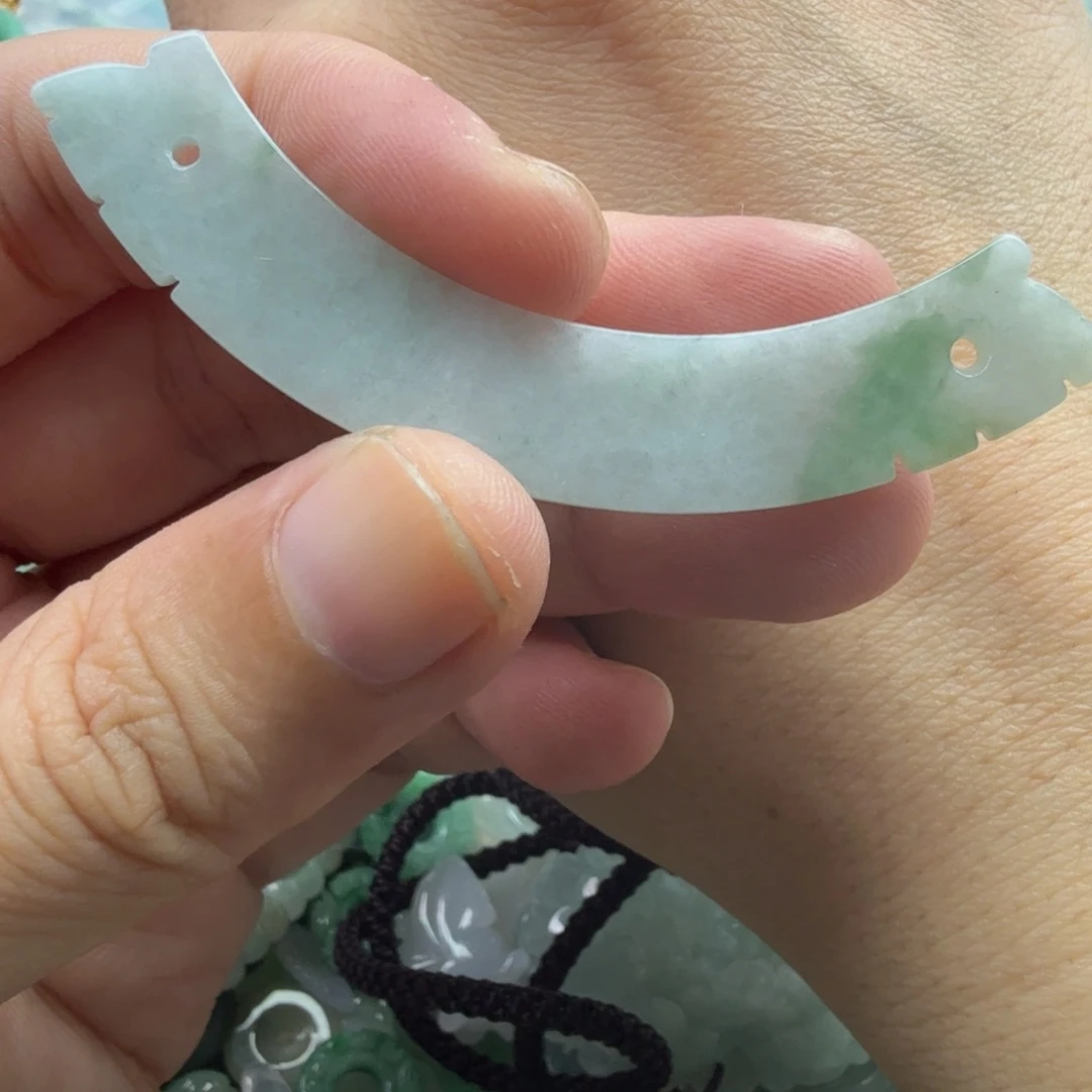 翡翠未镶嵌颈饰211