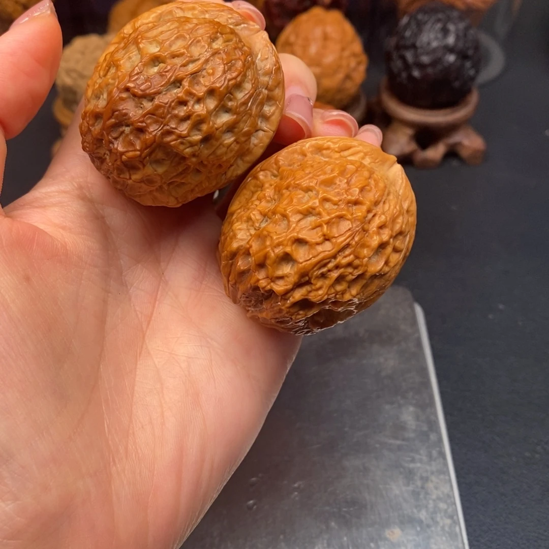 吊坠文玩核桃七彩铁锈球