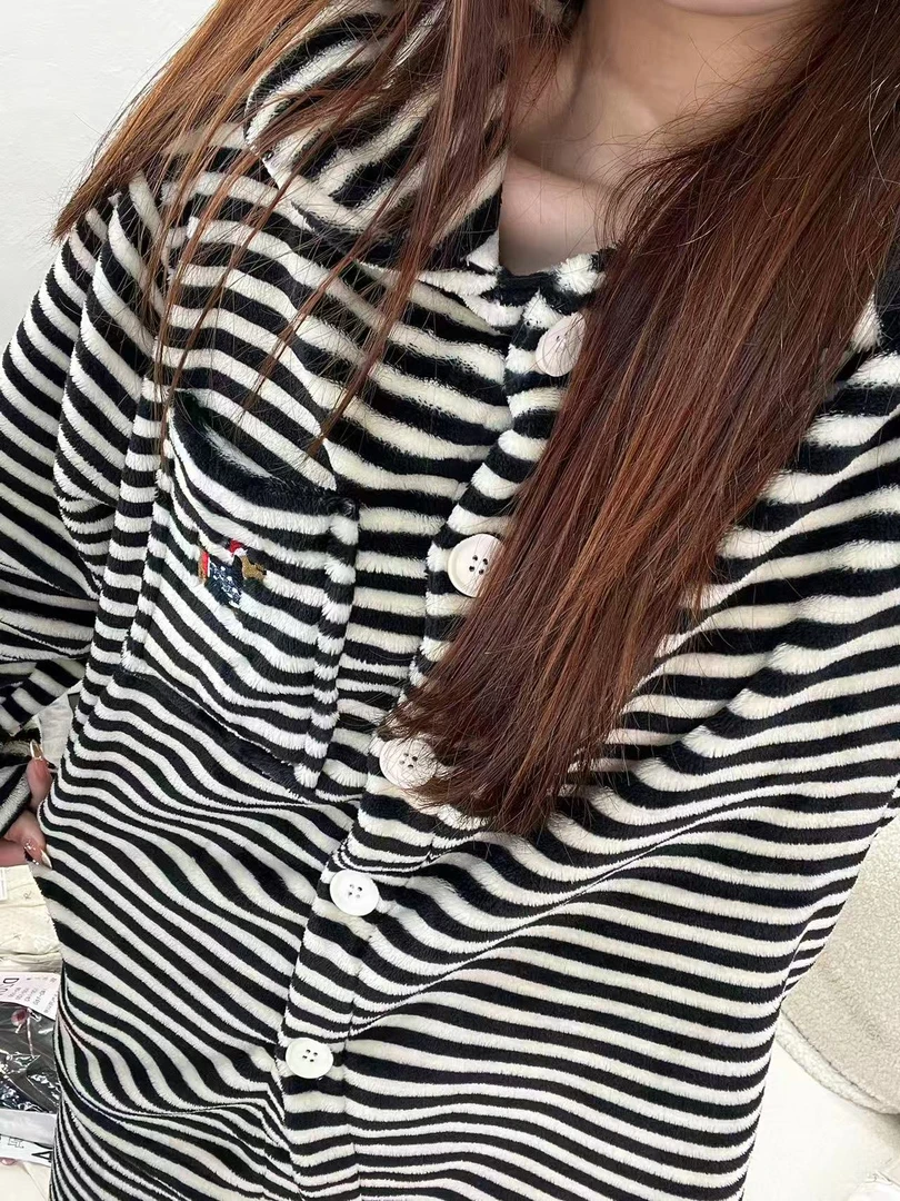 冬季慕斯暖绒牛奶绒条纹款男女同款可居家可外出穿睡衣家居服