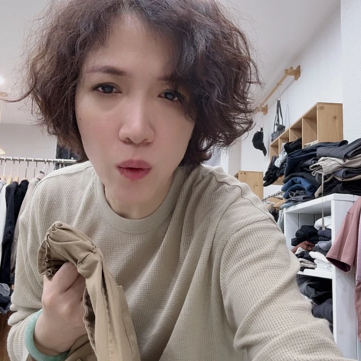 悠***ง羊皮（革）搜嘎多啊转发一些帅小伙