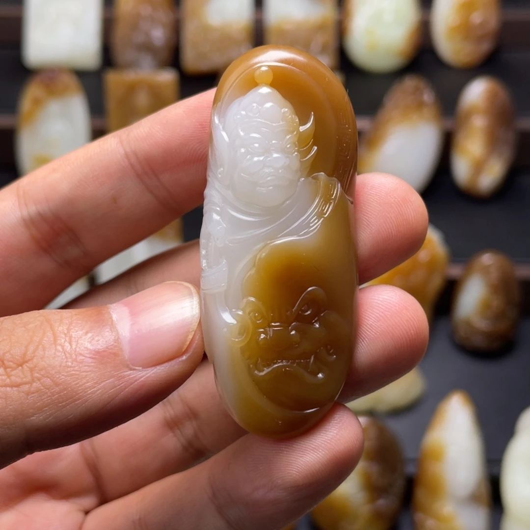 糖***狼和田玉（糖玉）未镶嵌颈饰