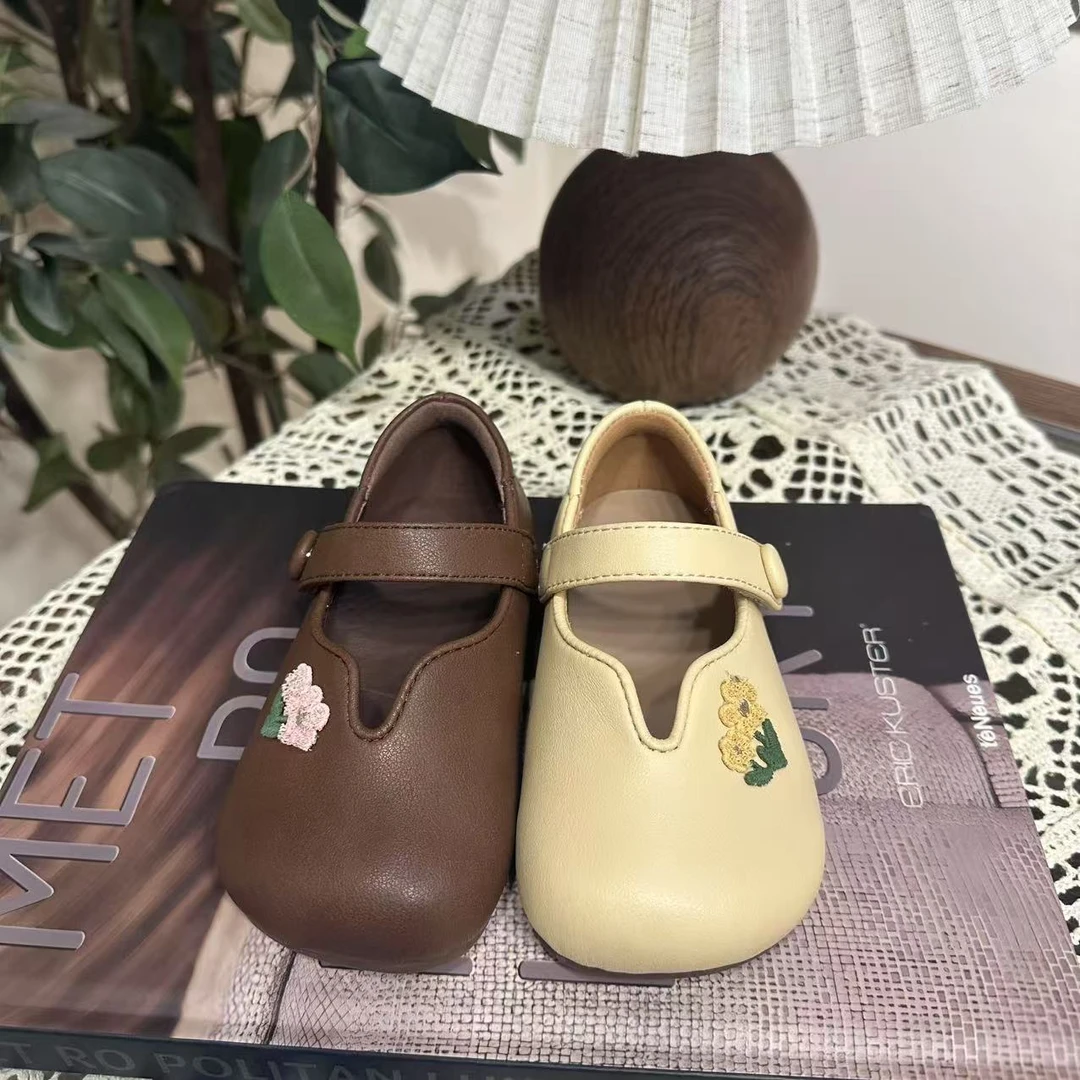 V形口小花公主博肯单鞋2025新款春季公主鞋软底女童单鞋5AGAS130