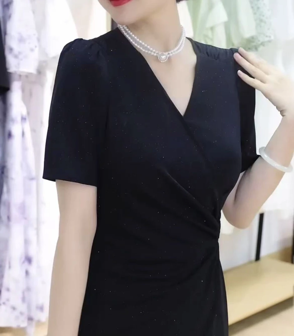 时尚简约通勤纯色v领连衣裙2025夏季新款高级气质遮肉显瘦中长裙