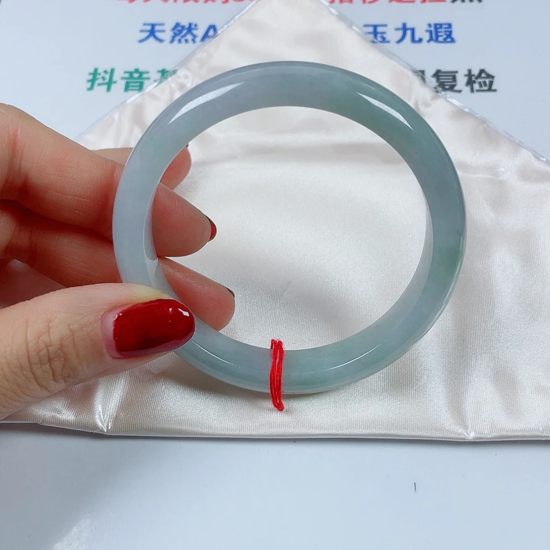 翡翠未镶嵌手镯圈口62.2宽12.8厚8.5